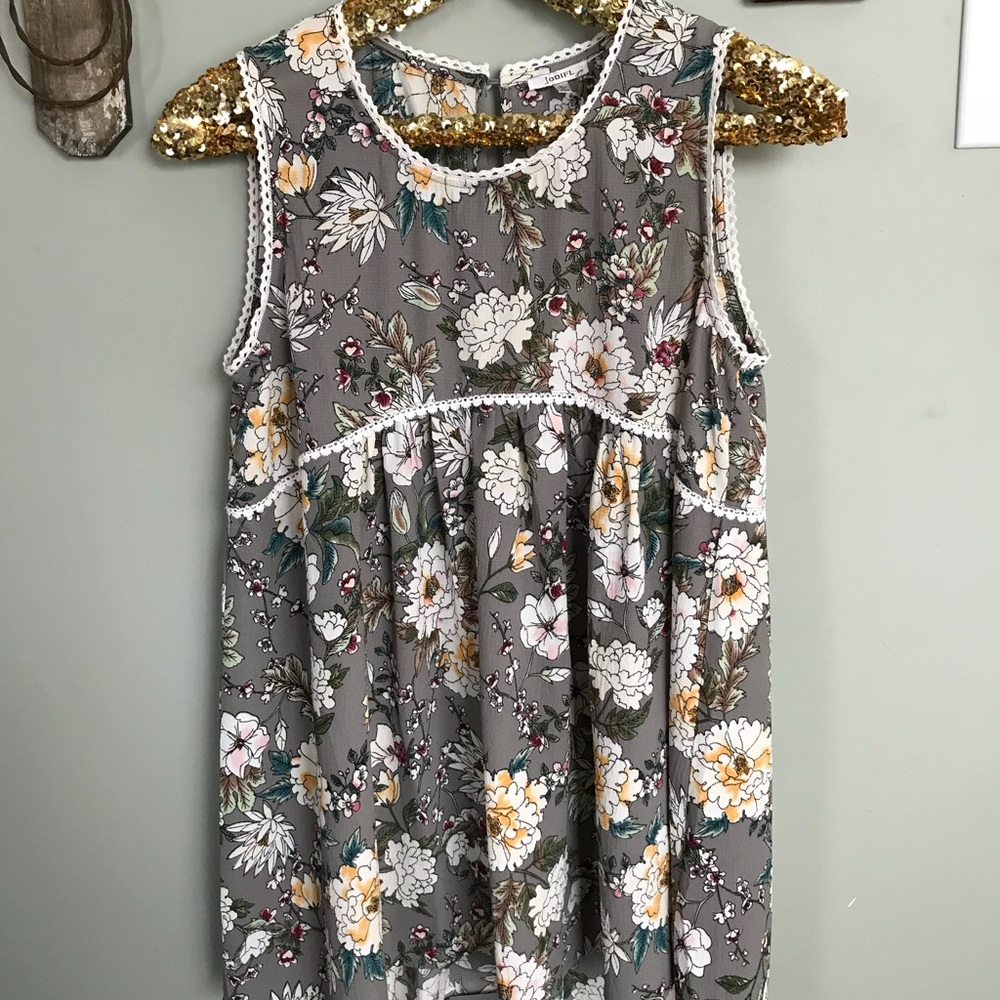Sleeveless Top